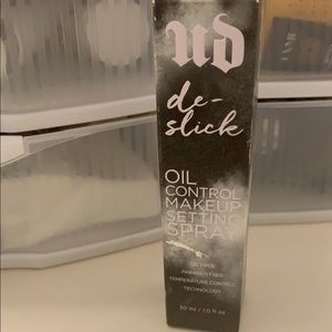 Never opened Urban Decay de-slick setting spray